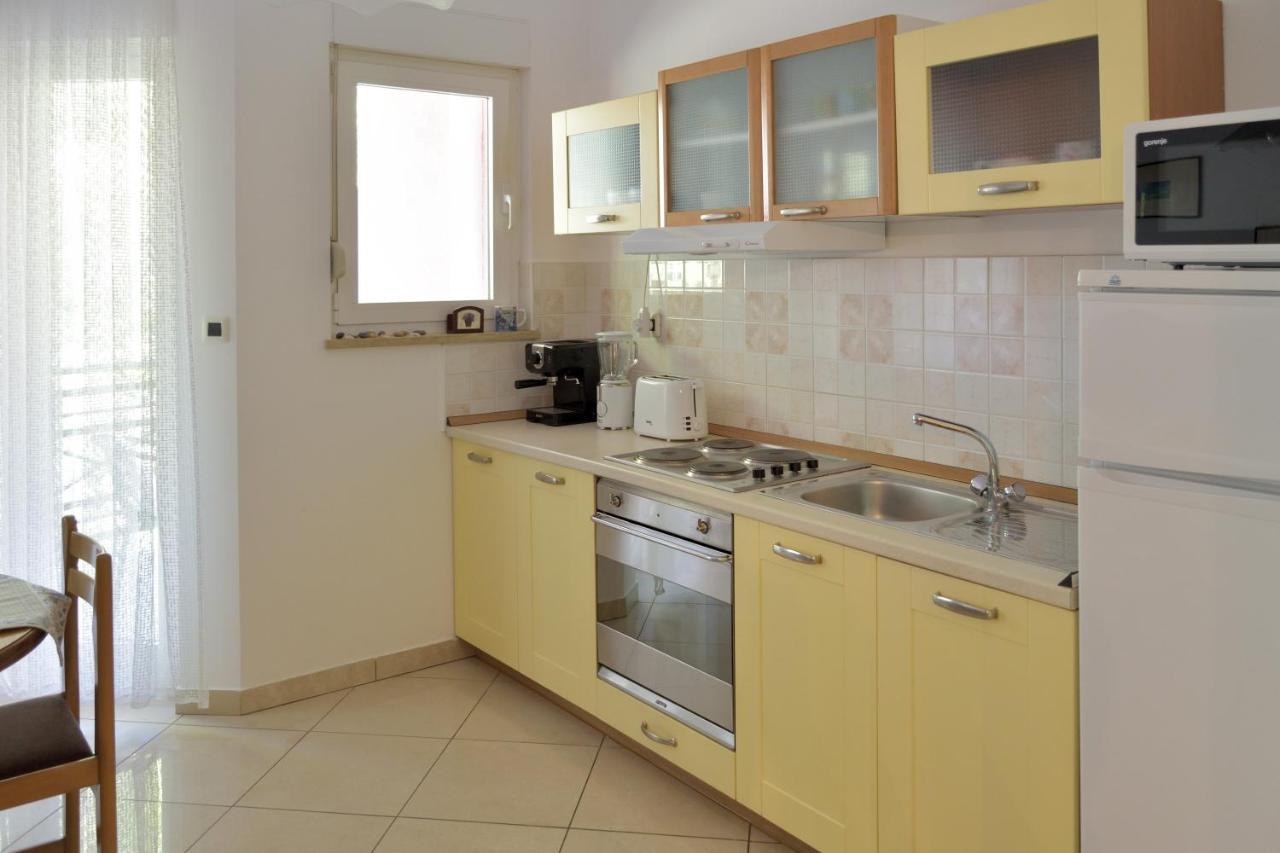 Ferienwohnung Pino Pula Exterior foto