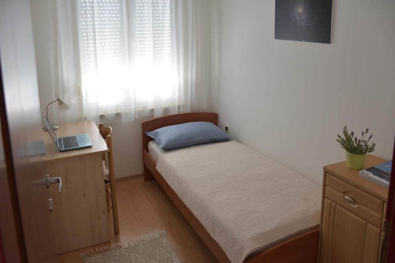 Ferienwohnung Pino Pula Exterior foto