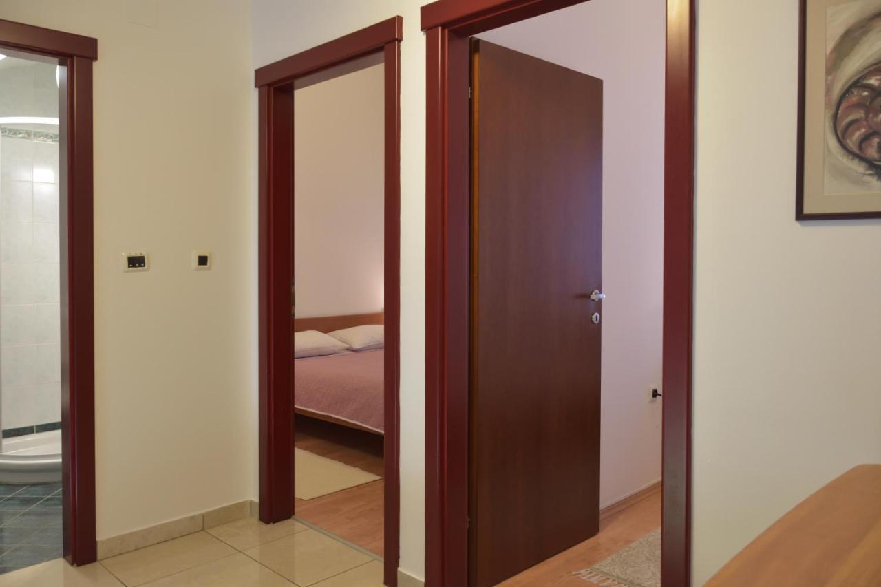 Ferienwohnung Pino Pula Exterior foto