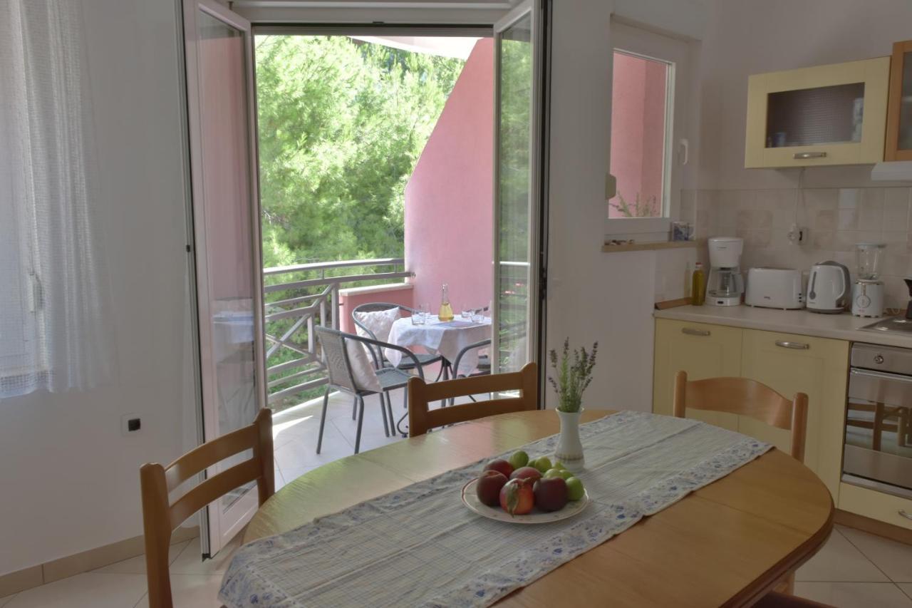 Ferienwohnung Pino Pula Exterior foto