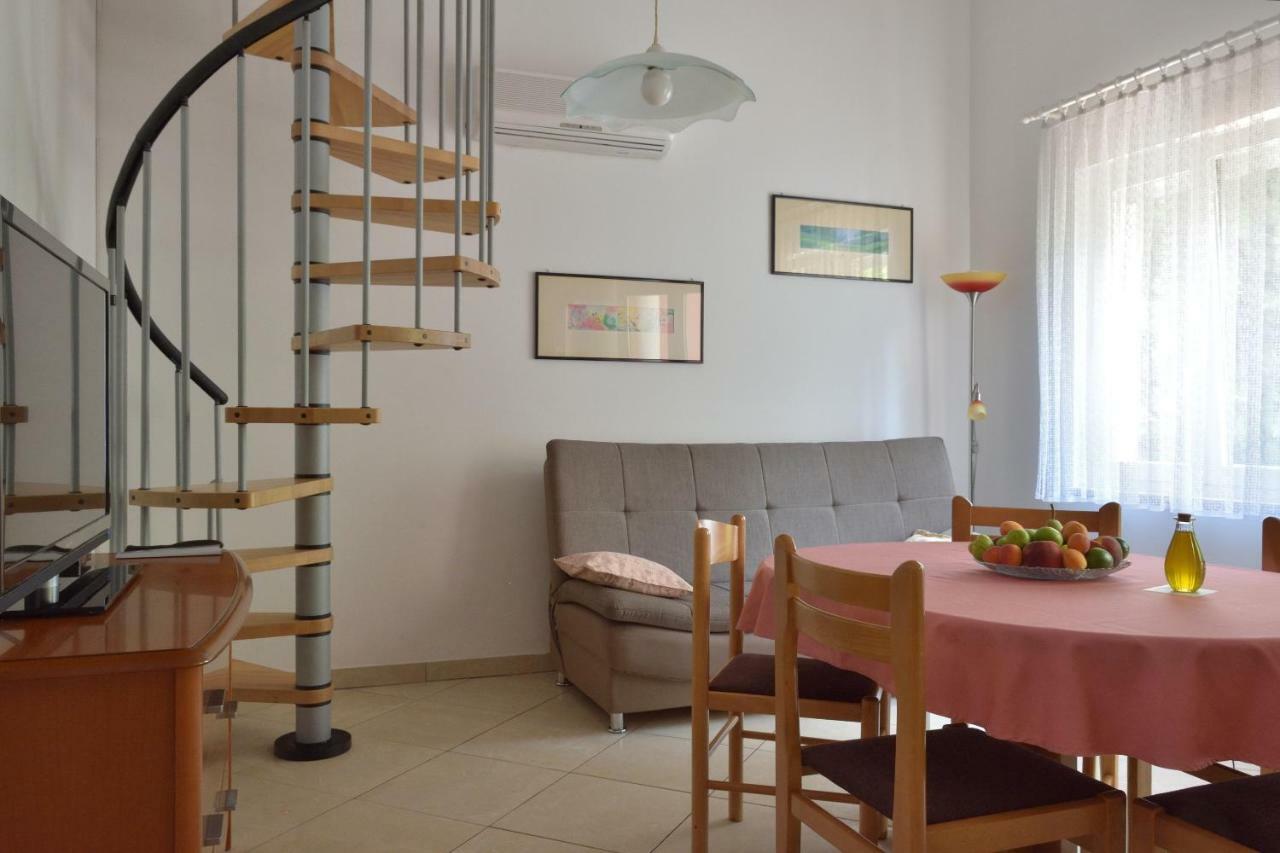 Ferienwohnung Pino Pula Exterior foto